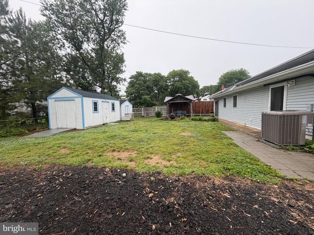 6 LYNCH FARM DR, Newark, DE 19713
