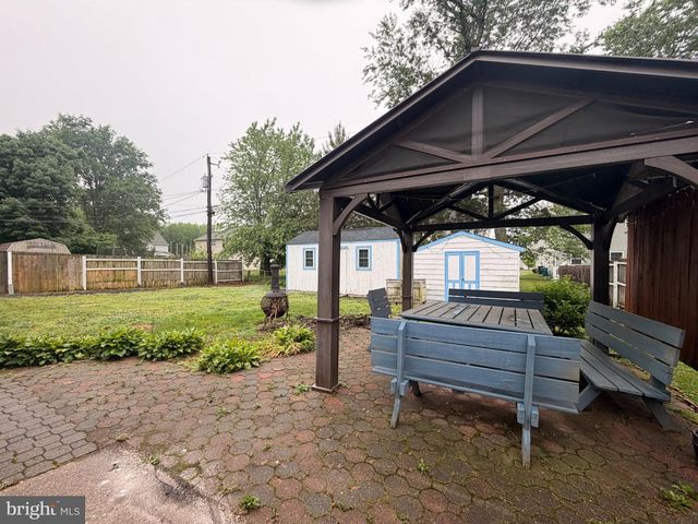 6 LYNCH FARM DR, Newark, DE 19713