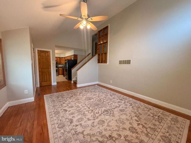 6 LYNCH FARM DR, Newark, DE 19713