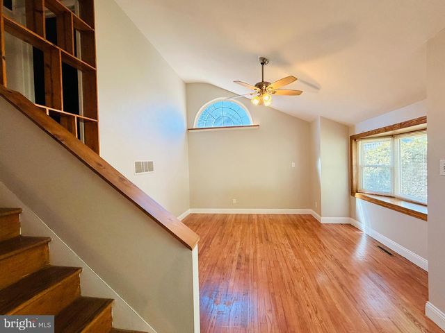 6 LYNCH FARM DR, Newark, DE 19713