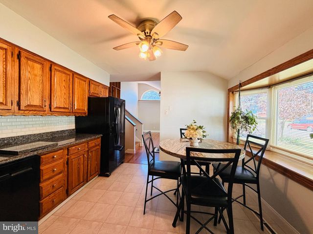 6 LYNCH FARM DR, Newark, DE 19713
