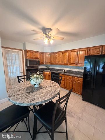 6 LYNCH FARM DR, Newark, DE 19713