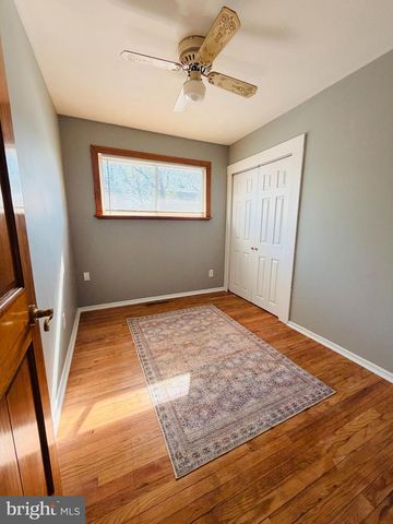 6 LYNCH FARM DR, Newark, DE 19713