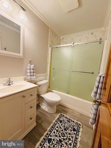 6 LYNCH FARM DR, Newark, DE 19713