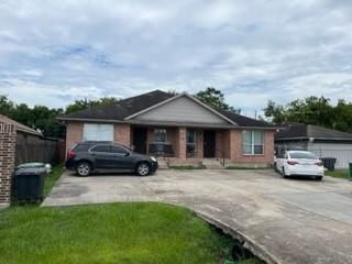 10133 Teneha Drive A, Houston, TX 77033
