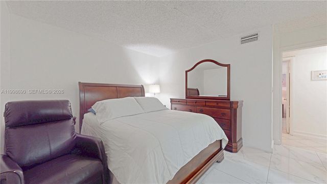 6095 W 18th Ave S107, Hialeah, FL 33012