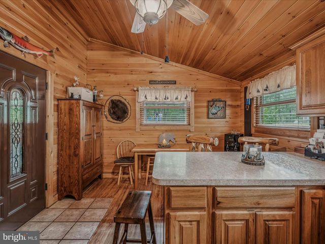 237 REDBUD LN, Hedgesville, WV 25427