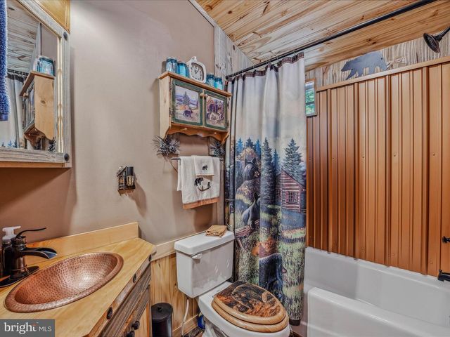 237 REDBUD LN, Hedgesville, WV 25427