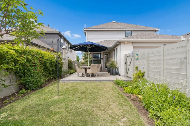 704 Streetside Lane, Argyle, TX 76226