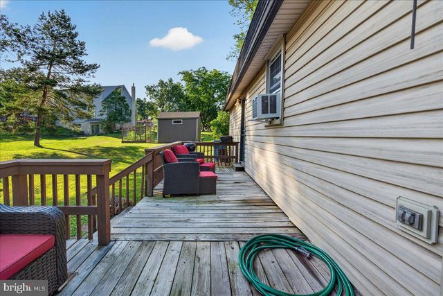 119 RUSSELL AVE, Douglassville, PA 19518