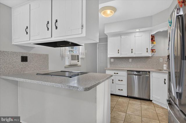 119 RUSSELL AVE, Douglassville, PA 19518
