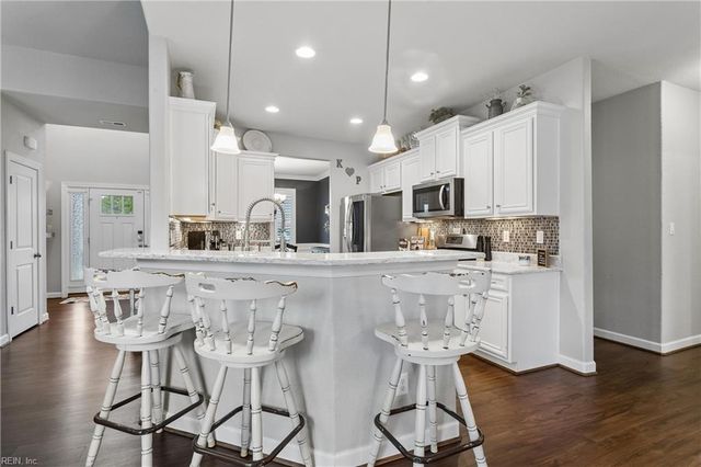 804 Evelyn WAY, Chesapeake, VA 23322