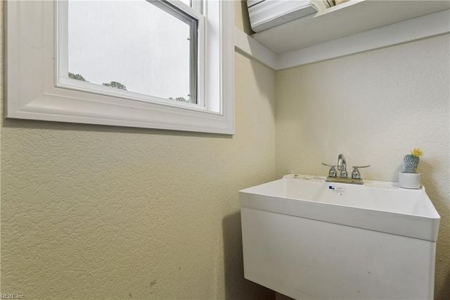 804 Evelyn WAY, Chesapeake, VA 23322