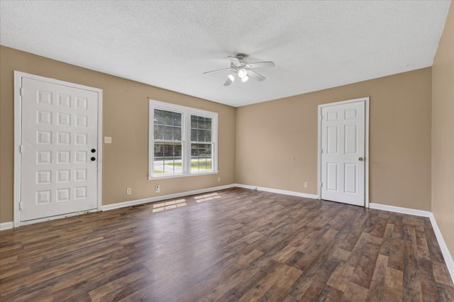 406 Lillie Belle Ln, Clarksville, TN 37042