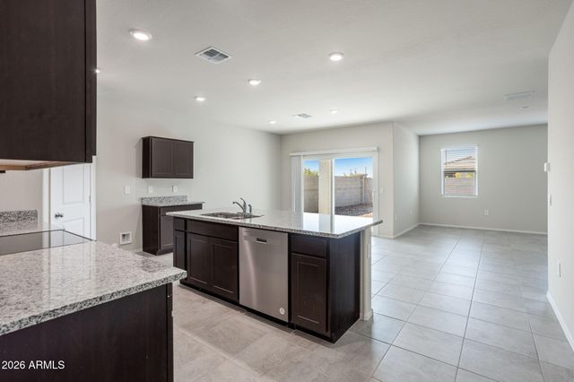 17461 W ILLINI Street, Goodyear, AZ 85338