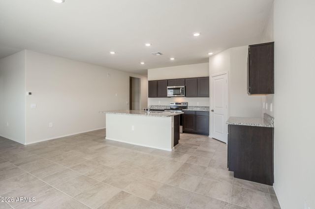 17461 W ILLINI Street, Goodyear, AZ 85338