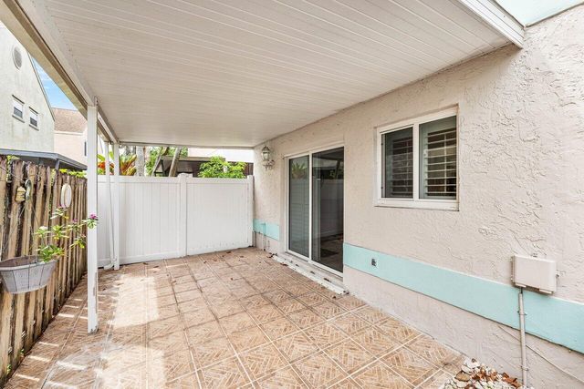 331 NW 101st Terrace, Pembroke Pines, FL 33026
