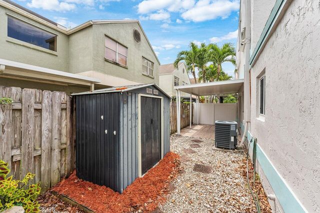 331 NW 101st Terrace, Pembroke Pines, FL 33026