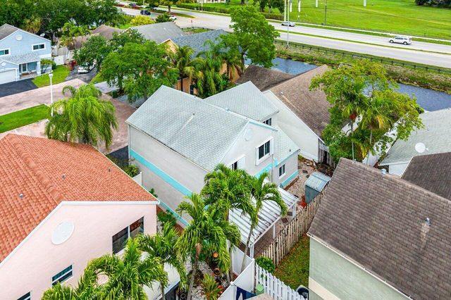 331 NW 101st Terrace, Pembroke Pines, FL 33026