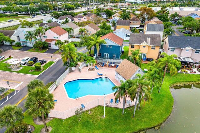 331 NW 101st Terrace, Pembroke Pines, FL 33026