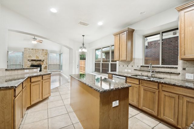 7071 Sea Star, Grand Prairie, TX 75054