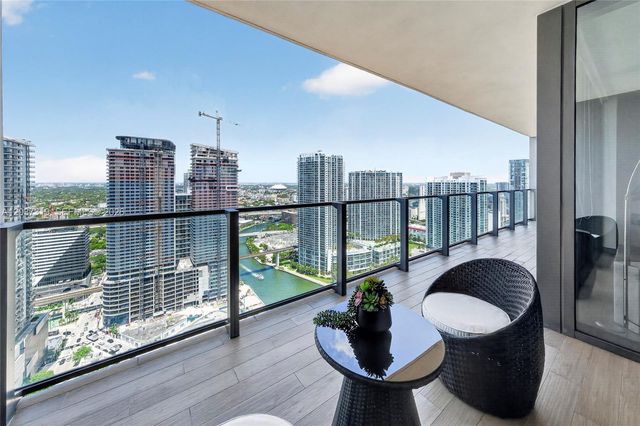 68 SE 6th St 3506, Miami, FL 33131