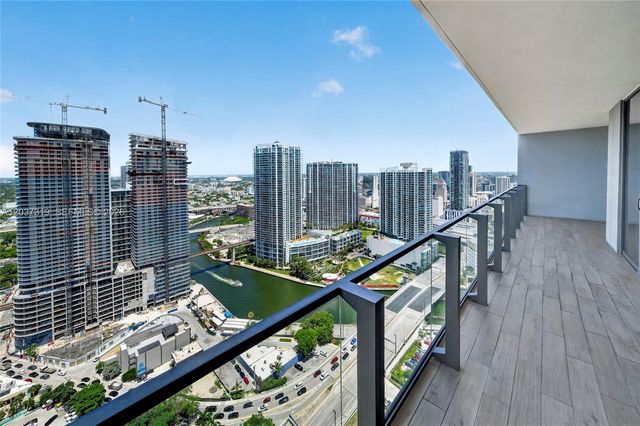 68 SE 6th St 3506, Miami, FL 33131