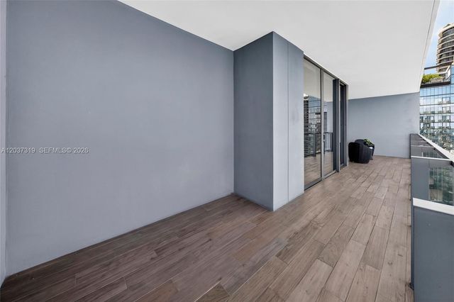 68 SE 6th St 3506, Miami, FL 33131