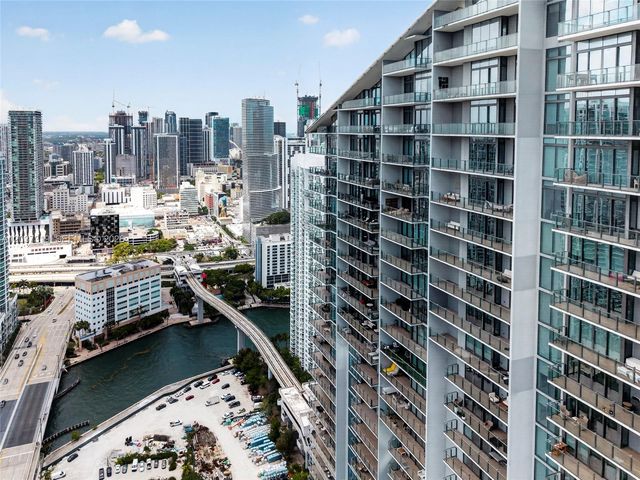 68 SE 6th St 3506, Miami, FL 33131