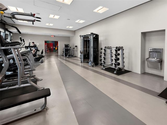 68 SE 6th St 3506, Miami, FL 33131