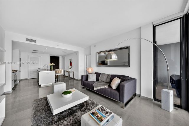 68 SE 6th St 3506, Miami, FL 33131