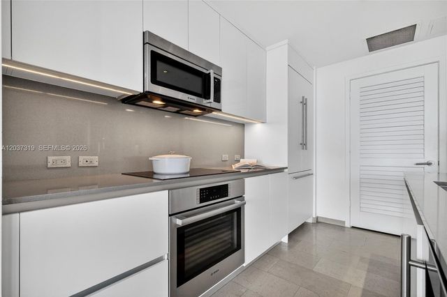 68 SE 6th St 3506, Miami, FL 33131