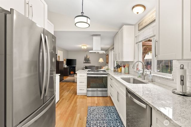 17502 51st Street Ct E, Lake Tapps, WA 98391