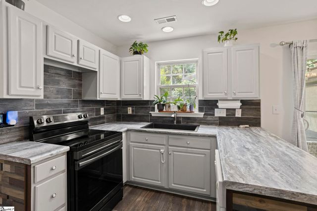 103 Raleigh Court, Simpsonville, SC 29681