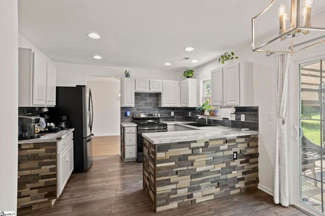 103 Raleigh Court, Simpsonville, SC 29681