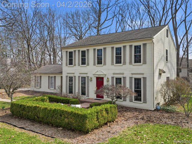 1433 Chestnut Lane, Rochester Hills, MI 48309