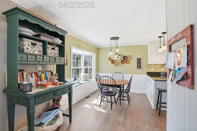 1433 Chestnut Lane, Rochester Hills, MI 48309