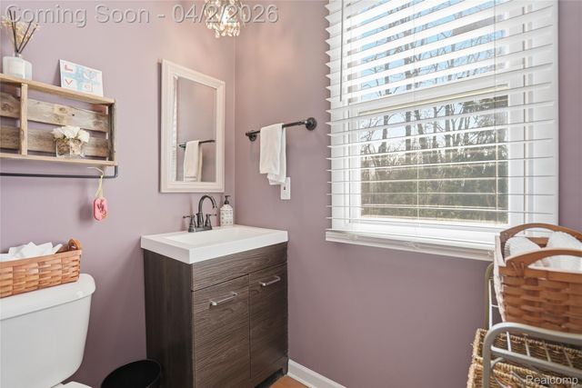 1433 Chestnut Lane, Rochester Hills, MI 48309