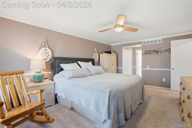 1433 Chestnut Lane, Rochester Hills, MI 48309