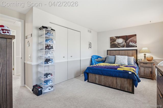 1433 Chestnut Lane, Rochester Hills, MI 48309