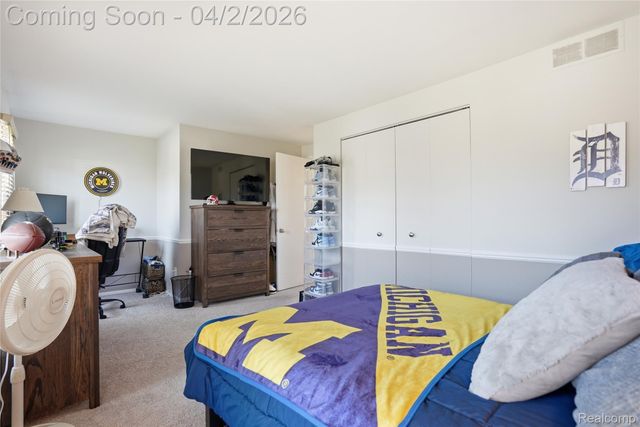 1433 Chestnut Lane, Rochester Hills, MI 48309