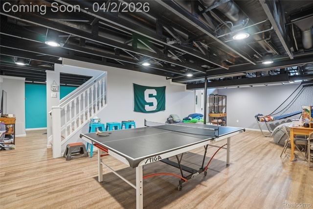 1433 Chestnut Lane, Rochester Hills, MI 48309