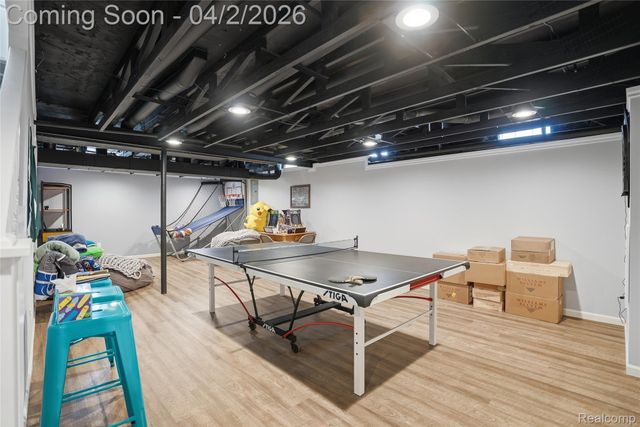 1433 Chestnut Lane, Rochester Hills, MI 48309