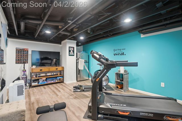 1433 Chestnut Lane, Rochester Hills, MI 48309