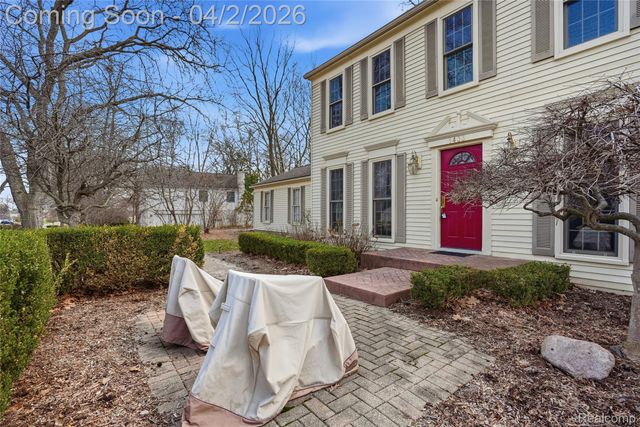 1433 Chestnut Lane, Rochester Hills, MI 48309