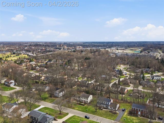 1433 Chestnut Lane, Rochester Hills, MI 48309