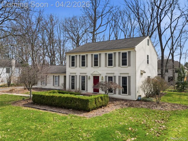 1433 Chestnut Lane, Rochester Hills, MI 48309