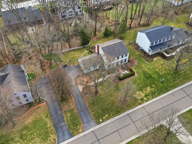 1433 Chestnut Lane, Rochester Hills, MI 48309