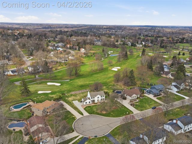 1433 Chestnut Lane, Rochester Hills, MI 48309