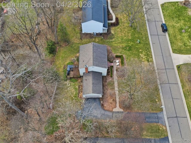 1433 Chestnut Lane, Rochester Hills, MI 48309